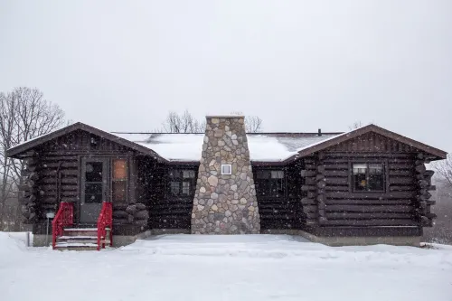 Charming Cabin Nestled along the Stony Brook Creek