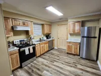 S2. Lakeside home in Historic Scottsboro Hotels in Scottsboro