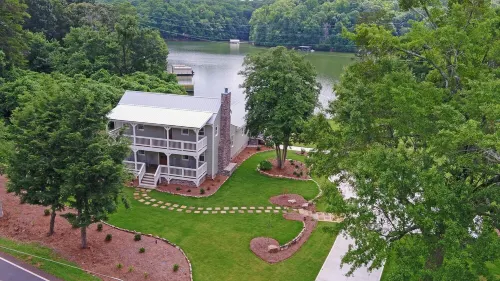 Lake Lanier Farmhouse near Olympic Rowing Venue