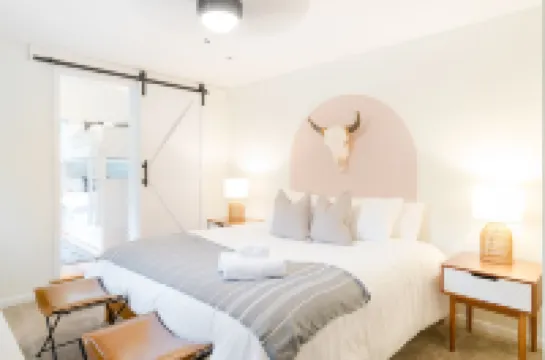 PENN STATE Country Creek Cottage w/ Hot Tub - ON Spring Creek and 7 miles to PSU