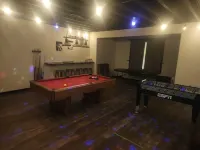 6 Bedroom house on 7 acres