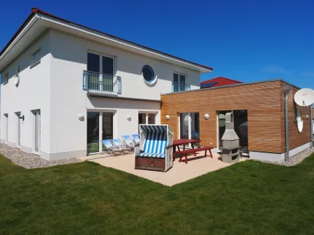 4 Bedroom Private Vacation Home in Hohen Wieschendorf