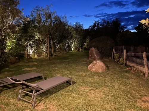 Near Porto Vecchio, Superb villa with private pool, sleeps 10 Hotels in Lecci