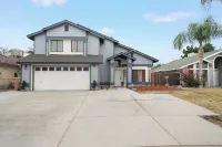 Spacious 4-Bd 2.5BTH Corporate Housing Near Hwy 99 with Plenty of Parking - Boutique