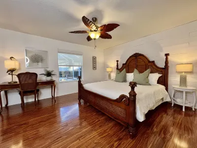 Private Heated Pool & Hottub - Pet Friendly- Close to L Sumpter & Spanish Spring ALDI 주변 호텔