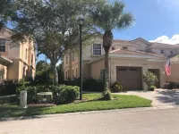 Enjoy Glen Eagle Golf and Country Club 5 min to beaches and downtown Naples