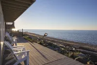 West Beach House - low bank waterfront, with 1 GB WIFI, WFH - NEW hot tub!