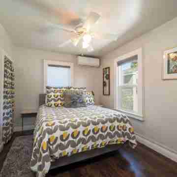 Charming Bungalow 2Bd/2ba Office Ensuite Incl All Utilities Incl! Walk Downtown! Rooms