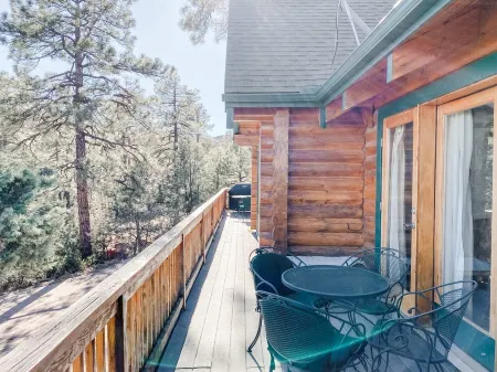 Dreamy Cabin in the Trees! BBQ & Stargazing Deck