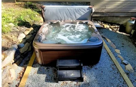 Outdoor Hot Tub & Indoor Soaking Tub, Bonfire Pit, Picnic Area, Foosball & More