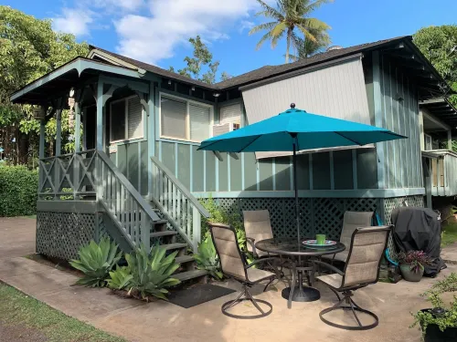Two Bedroom Paia Beach House Less in the middle of all the North Shore beaches