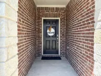 Luxury Modern Residential Home - 3 bed, 2 bath