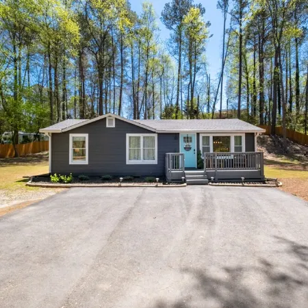 Woodstock Charm- 2 Min to Downtown Woodstock & Pet Friendly!