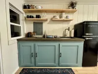 Casita: Near Wineries & Keuka Lake: 100"