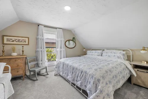 NEW Updated Farmhouse in Custer - 2 Blocks from Main Street!