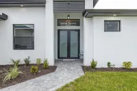 Villa Isla de Lilly - Luxury New Home with heated pool & man cave w/ billiards