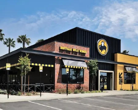 *NEW CONSTRUCTION* Sun Splashed 2b King bed w/pool by LAX, beaches, Disneyland. カーソンのホテル