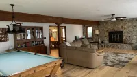 Breezy Cliff - Beautiful Lake Front House - 5+ BRs/3 sitting rooms/sauna/yoga