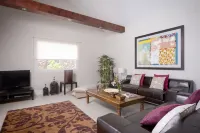 Modern villa with heated pool, wifi and air conditioning in Los Mojones