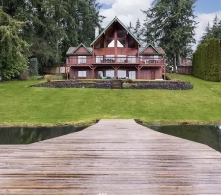 Private Lakefront Urban Oasis. Great Views. Boat, Fish, Jetski, Kayak, or Relax! Отели в г. Спанауэй