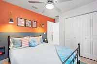Tide + Tailgate - Sleeps 12, Arcades, Mini Golf - Balcony