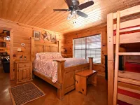 Rustic lodge retreat minutes from the Frio! Hotels in Concan