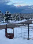Country Living Private Apt w/Mini Petting Zoo