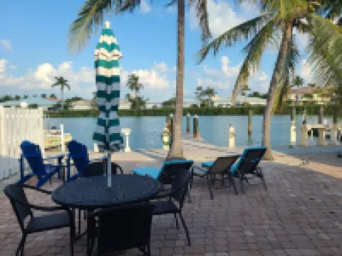 Key Colony Beach Vacation - Canal front 2 bedroom, 2 bathroom sleeps 4 with dock