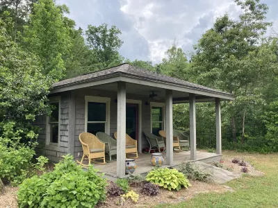 Ruby - A Lovely Cottage in the Woods with Mountain Scenery