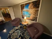 Get original accommodations or supersize with our new"Blueroom" master bedroom.