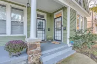 Entire Unit: Stunningly Spacious 1br Midtown Getaway w. Free designated parking