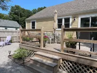 N Shore Bungalow-Close to St Joe, beaches, golf, wineries, 45 min to Notre Dame