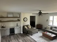 Charming farmhouse with 4 bedrooms, indoor pool, WiFi and AC in soothing Otsego