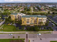 Modern JW Marriot Alternative Condo - Beach Access with Gulf Sunsets