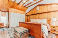 Cozy family friendly private apartment farm stay