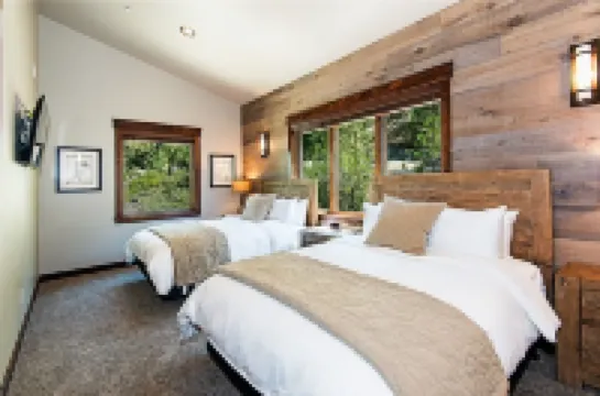 14 bedroom Heavenly Estate from luxury brand Tahoe South Vacation Rentals