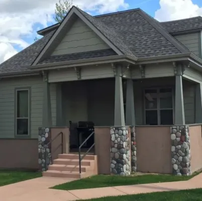 Two Blocks from Downtown Custer--EAT, SHOP, EXPLORE Hotels in Custer