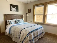 2-Bedroom Luxury Loft in the Heart of Downtown Munising Munising Rear Range Lighthouse附近的飯店