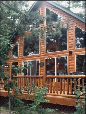 Hayward, Round Lake Retreat! Private Dock, 3 Kayaks, Beautifully Maintained!