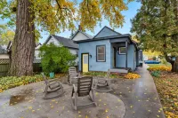 The Suncatcher- Steps to Lake Michigan. Pet Friendly & Fully Fenced