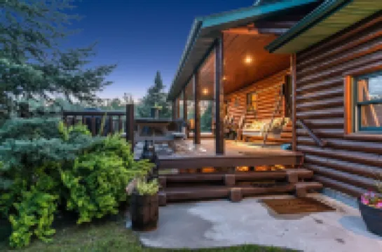 Big Bear Lodge Retreat where friends & families gather and meet!