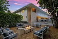 Naples Haven – Walk to Beach & 5th Ave