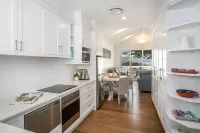 1 Night Free! Absolute Beach Front House Panoramic Views Hotels in Patonga