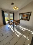 Luxury Spacious Home, Only 4.7 Miles From Airport