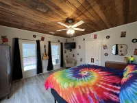 Newly restored 1910 Ozark Mountain Dogtrot Cottage Hotel a Van Buren County