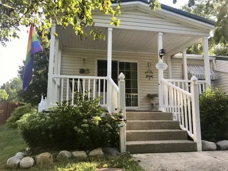 The Beehive at Bigfoot Hollow