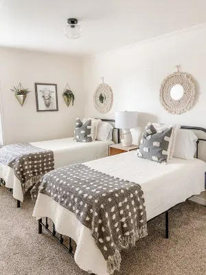 Stylish 5-bedroom home, close access to ski resorts Hotels near Home Storage Center