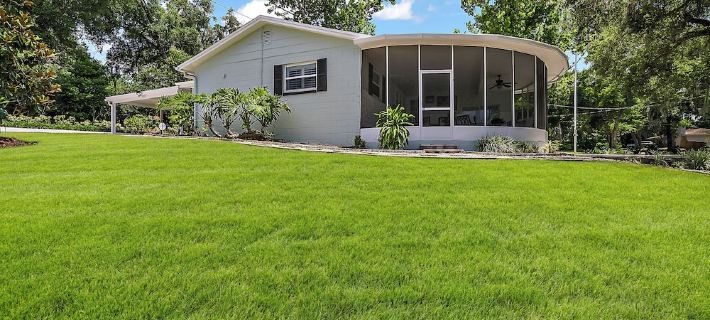 3 min drive to DT Mount Dora! Hotels in Mount Dora