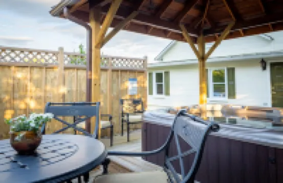 In town spacious home hot tub WIFI minutes from area attractions