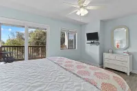 Scenic Caswell Beach! 3 Mins to Beach & Pool. Clean + Conveniently Located